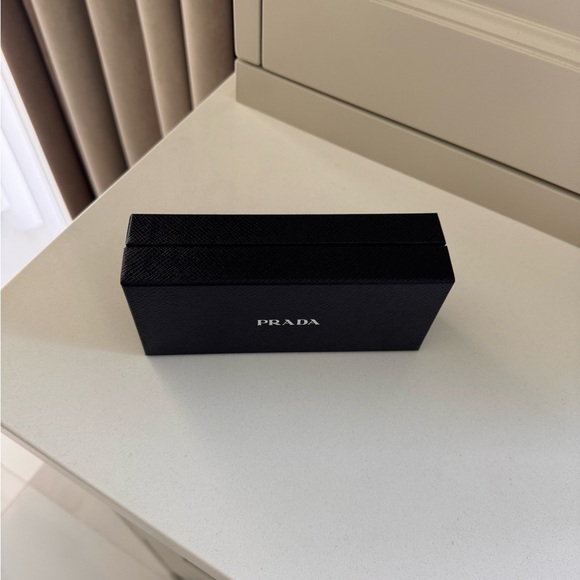 Prada Box - Picture 2 of 6